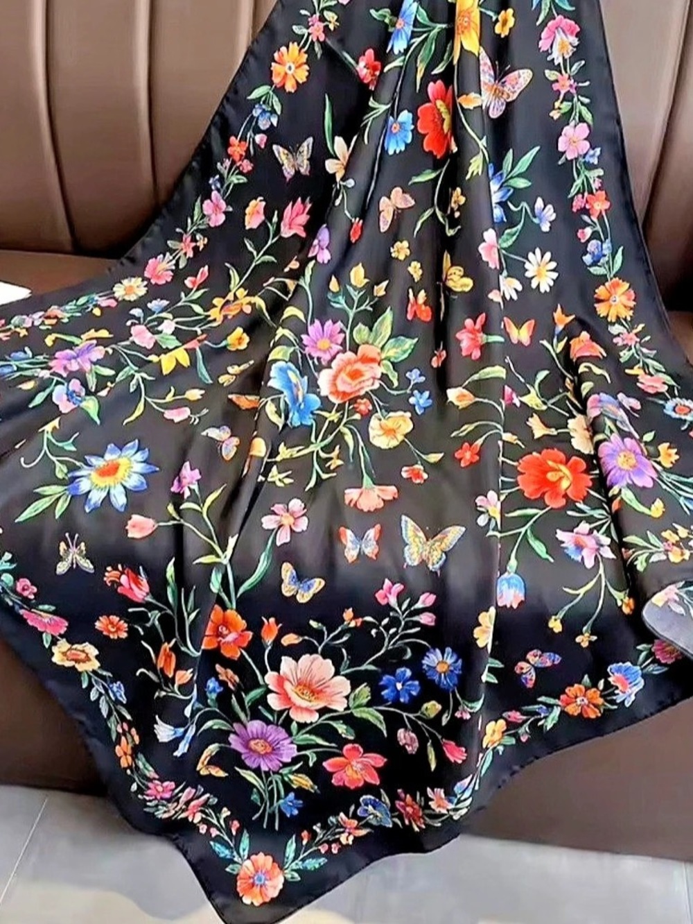 New Flora Silk Twill Carré Scarf Floral Black & Multicolor